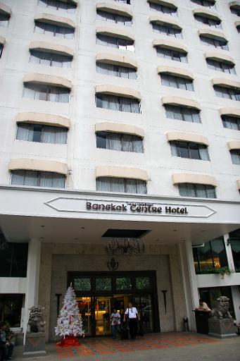 1042 Chiangmai-Bangkok-afscheid Bas en Yee.jpg